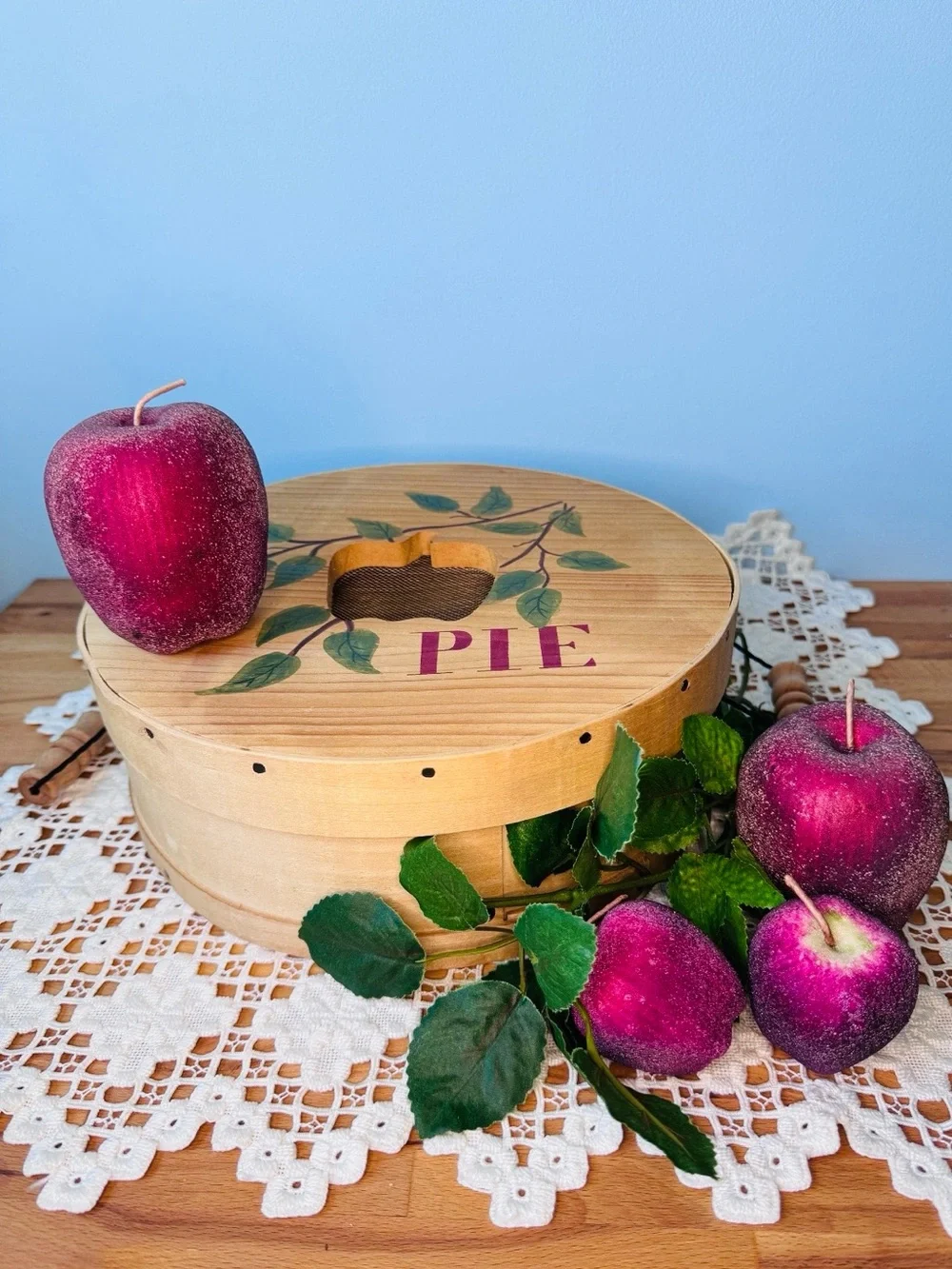 Vintage wooden Apple Pie Box carrier!